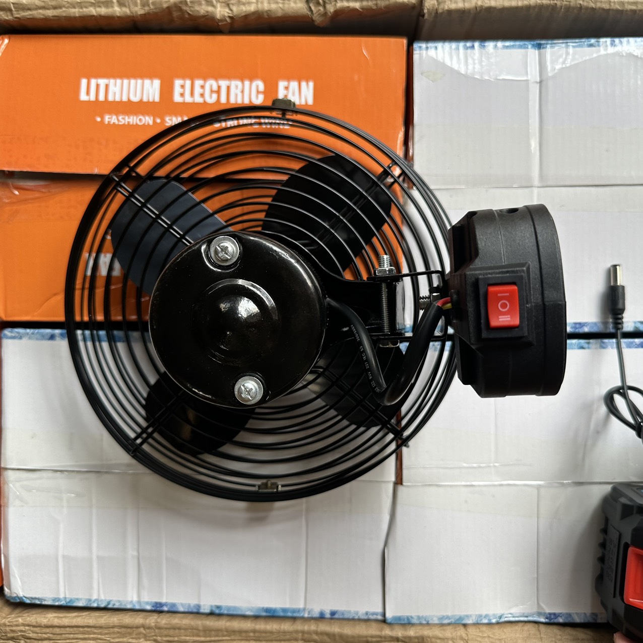 Quạt tích điện Makita giá sỉ bán buôn Quat Tich Dien Makita