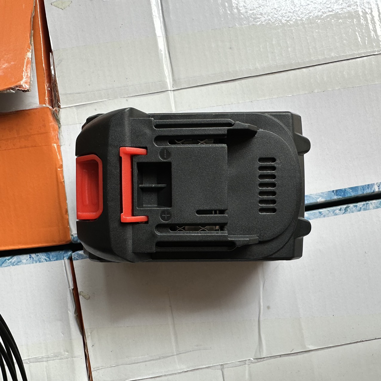 Quạt tích điện Makita 2 chế độ cho đại lý Quat Tich Dien Makita