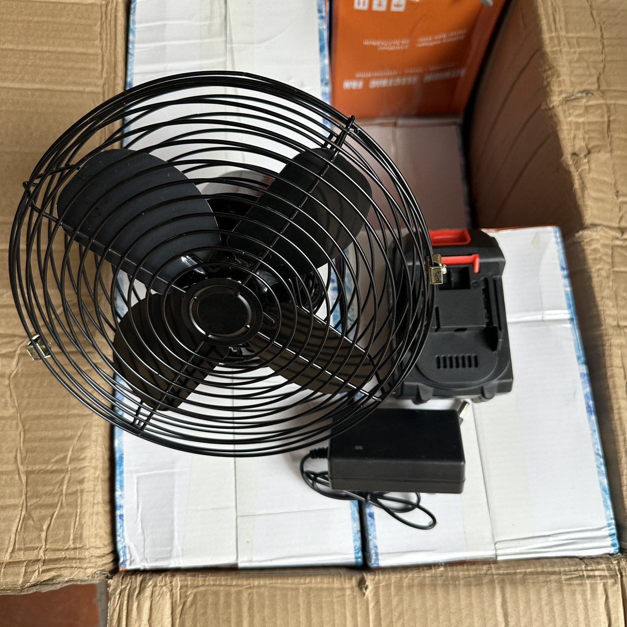 Bán sỉ quạt tích điện cầm tay Makita chính hãng Quat Tich Dien Makita